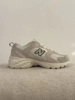 کتونی ورزشی کرم