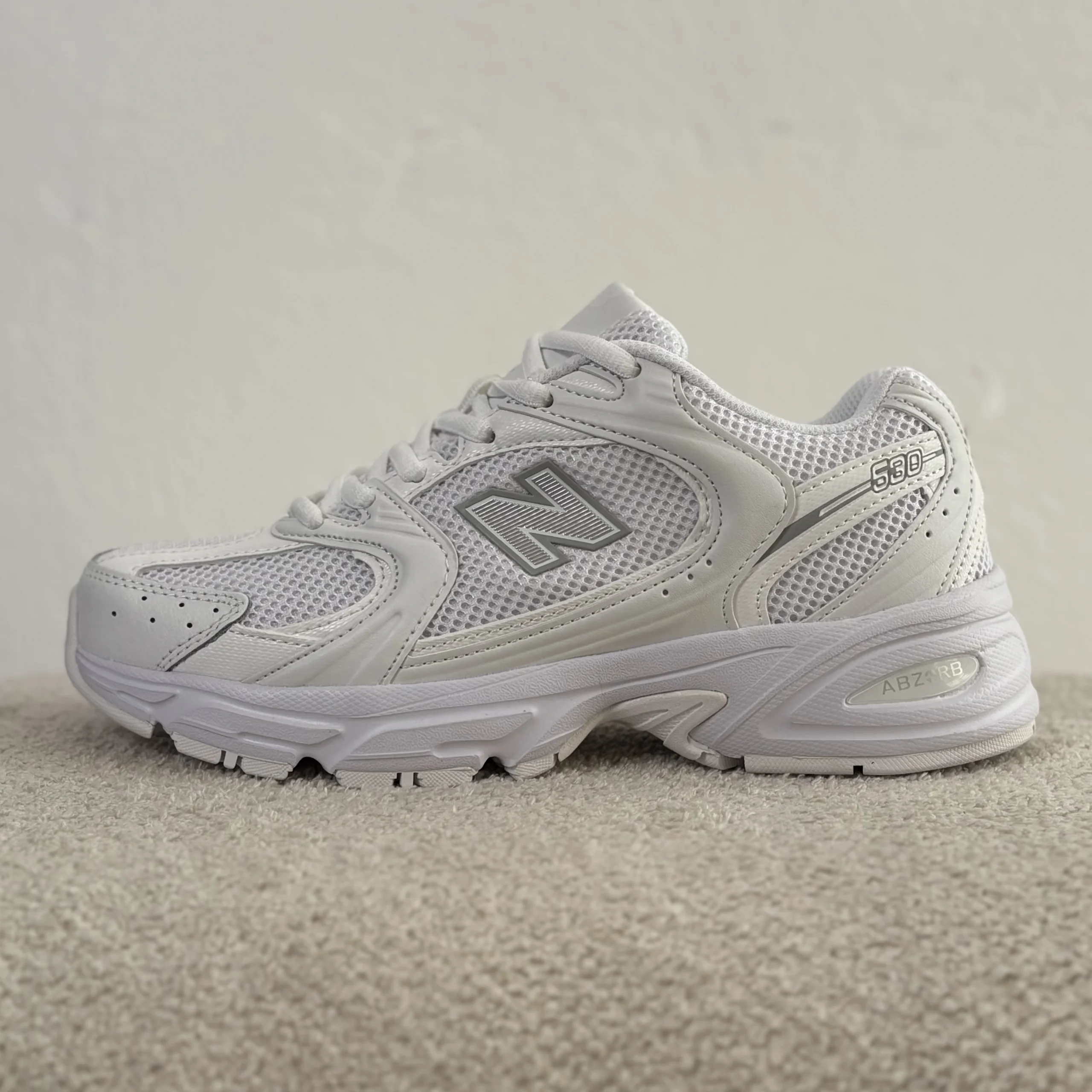 نیوبالانس سفید نیوبالانس 530 تمام سفید