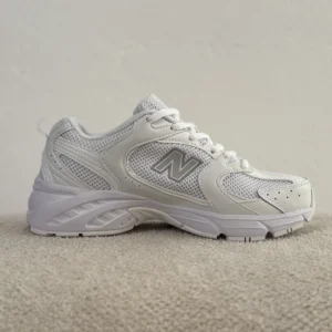 کتونی تمام سفید