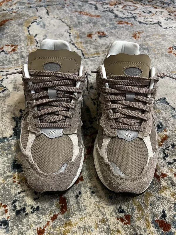 Newbalance 2002R