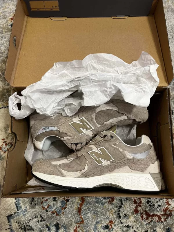 Newbalance 2002R