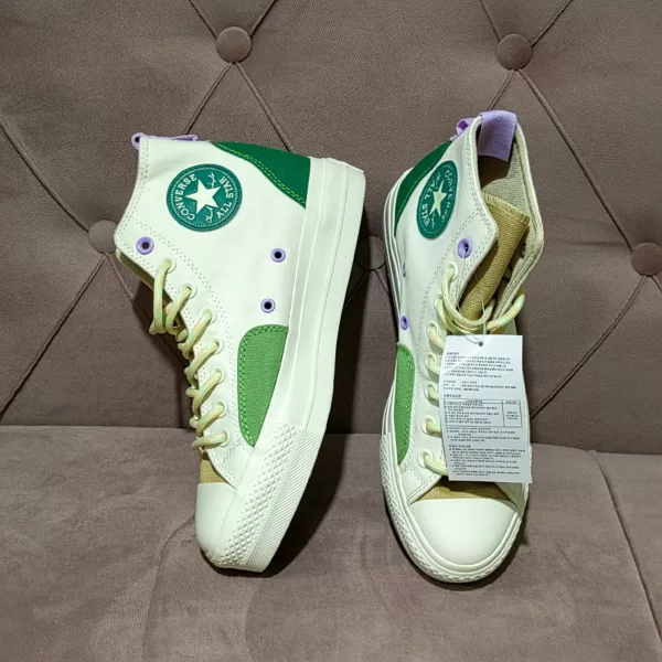 Converse platform color-blocked green