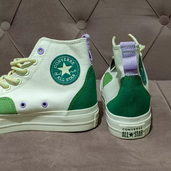 Converse platform color-blocked green