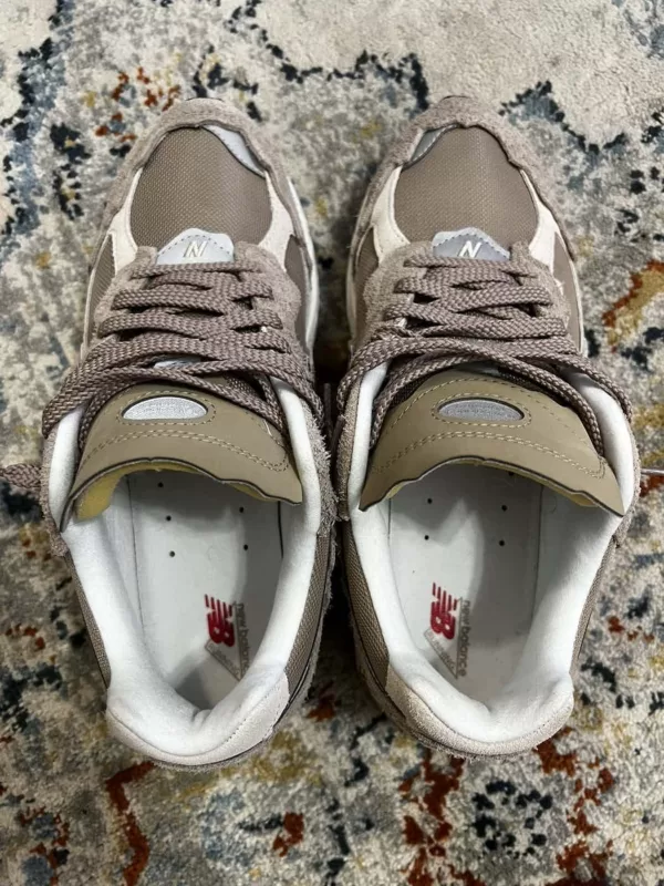 Newbalance 2002R