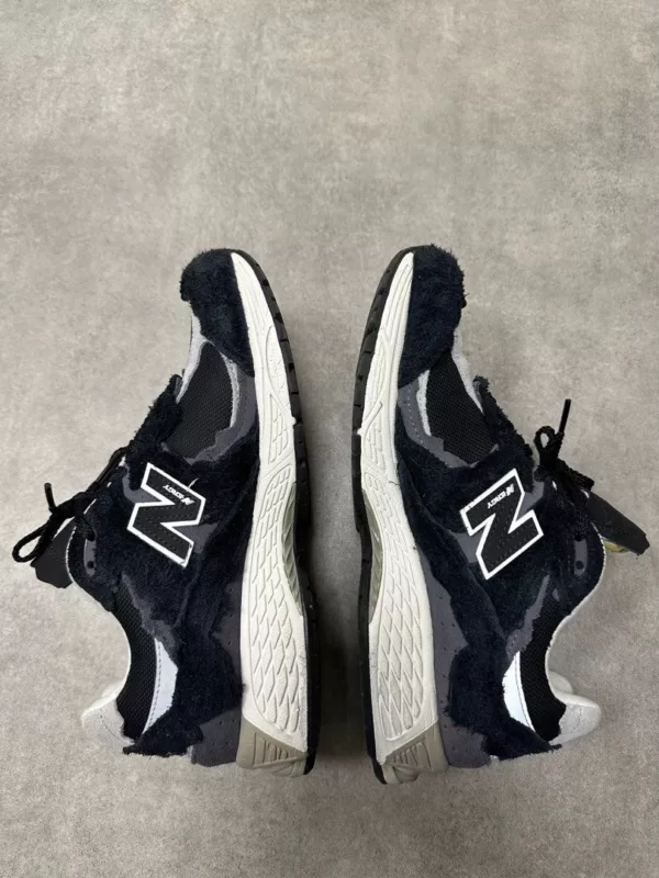 Newbalance 2002R