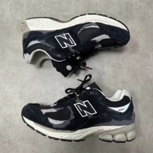 Newbalance 2002R