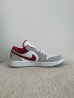 جردن 1 ساق کوتاه زرشکی - Image 2