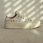 کتونی گلدار