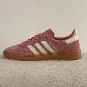 کتونی صورتی